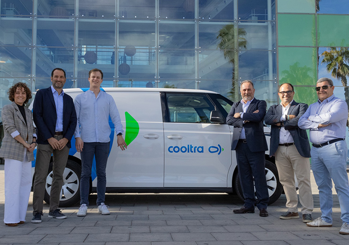 foto Cooltra y Volkswagen Vehículos Comerciales se alían en su camino hacia una movilidad más eficiente y sostenible.